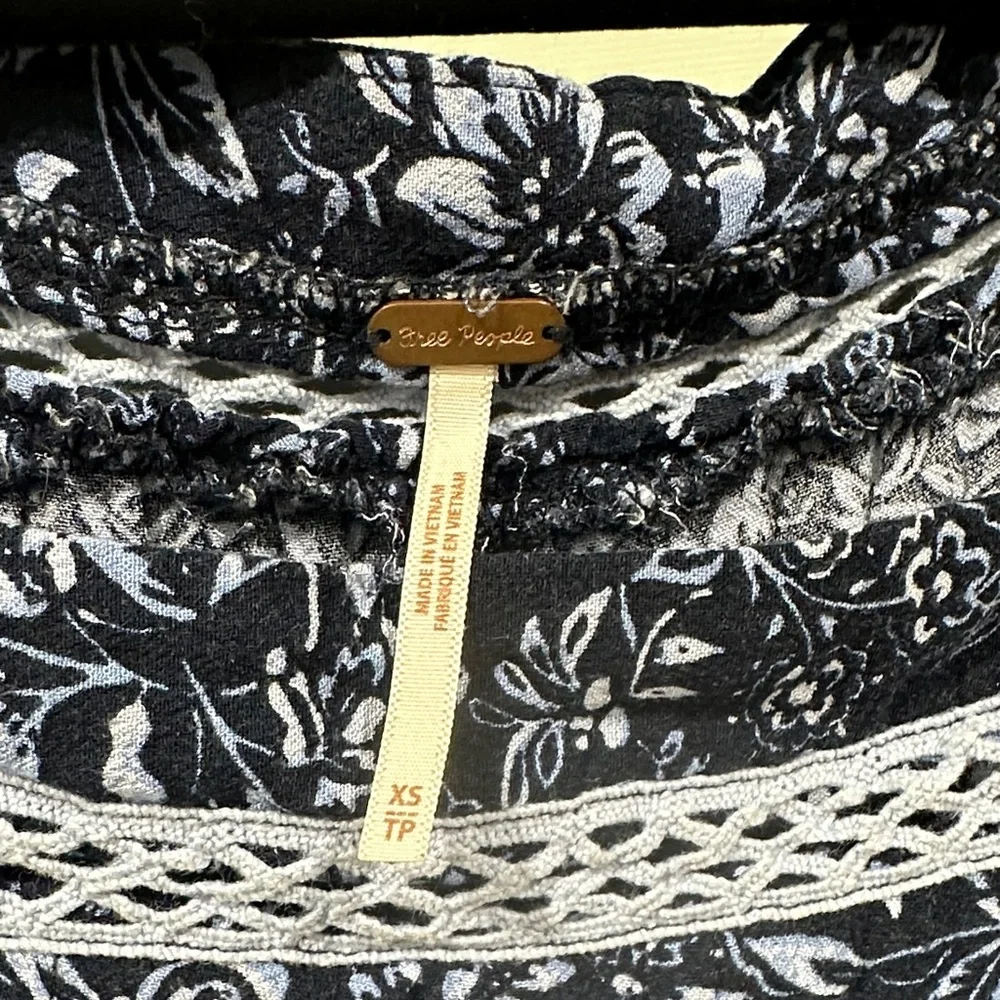Free People
Talk About It tunic - Picture 3 of 8